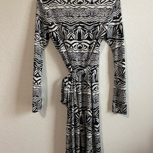 New Diane Von Furstenberg Silk Jeanne Two Zebra Tattoo Black Cream Wrap Dress 4 - Picture 4 of 10